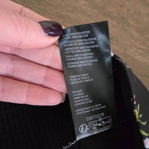 Free People in A Bubble Mini Dress in Black Floral size M New - Picture 11 of 14